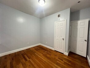 224 3rd St, Unit 6 in Elizabeth, NJ - Foto de edificio - Building Photo