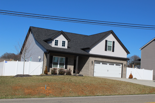 1518 W College St in Jonesborough, TN - Foto de edificio - Building Photo