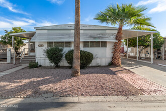 2650 W Union Hills Dr in Phoenix, AZ - Building Photo - Building Photo