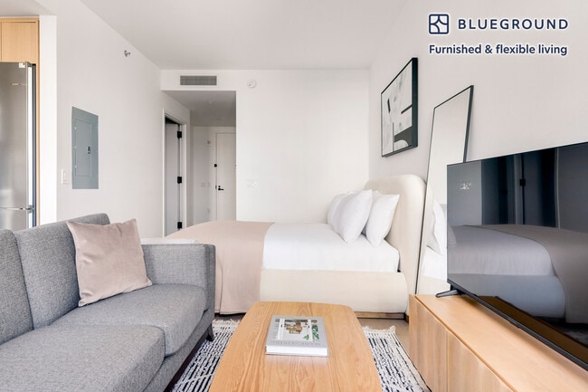 478 Kent Ave in Brooklyn, NY - Foto de edificio - Building Photo