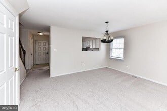 14639 Stone Range Dr in Centreville, VA - Foto de edificio - Building Photo