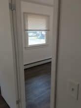 1042 Main St in Leeds, NY - Foto de edificio - Building Photo