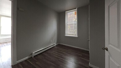 2426 N 33rd St in Philadelphia, PA - Building Photo - Building Photo