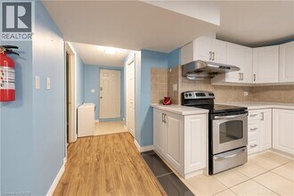 263 Hepburn Crescent in Hamilton, ON - Building Photo - Building Photo