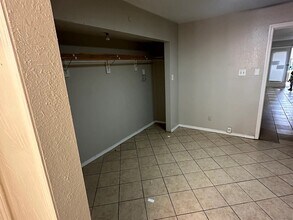 9833 Walnut St, Unit #Q102 in Dallas, TX - Building Photo - Building Photo