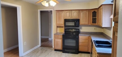 545 Ford Dr in Ferguson, MO - Building Photo - Building Photo