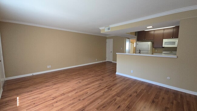 338 S Arroyo Dr, Unit B in San Gabriel, CA - Building Photo - Building Photo