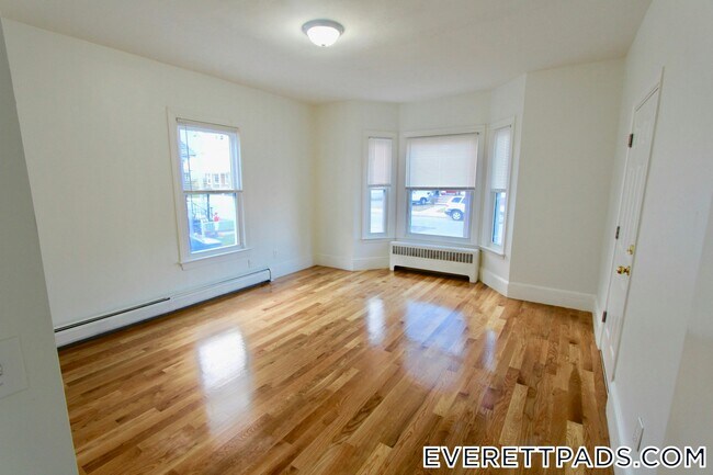 55 Forest Ave in Everett, MA - Building Photo - Building Photo