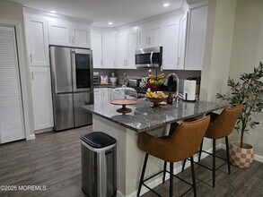 199 Tulip Ln in Freehold, NJ - Building Photo - Building Photo