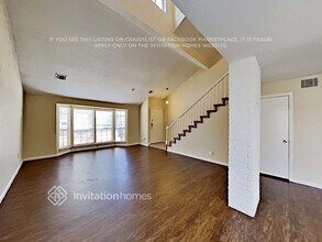 12902 Skymeadow Dr in Houston, TX - Foto de edificio - Building Photo