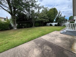 235 10th St in Bethpage, NY - Building Photo - Building Photo