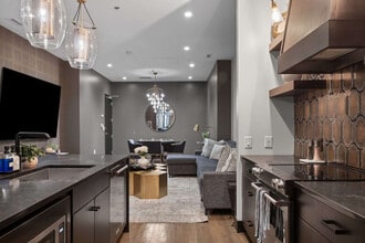 126 2nd Ave N in Nashville, TN - Foto de edificio - Building Photo