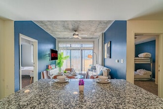 333 E Roosevelt St, Unit SI ID1388725P in Phoenix, AZ - Building Photo - Building Photo