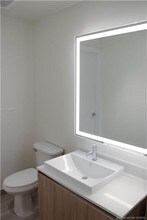 2960 NE 207th St-Unit -915 in Aventura, FL - Building Photo - Building Photo