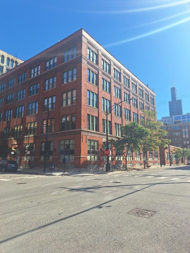 property at 331 S Peoria St