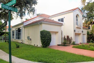 11151 Minneapolis Dr in Hollywood, FL - Building Photo - Building Photo