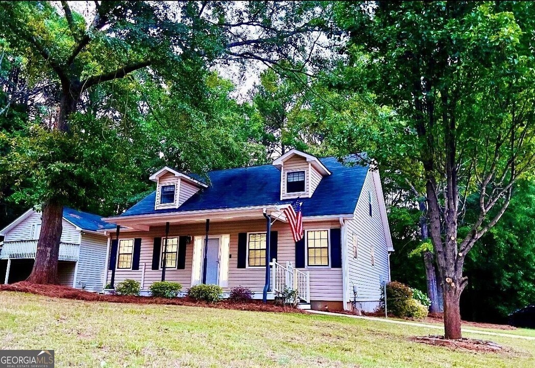 410 Invector Ct in Locust Grove, GA - Building Photo
