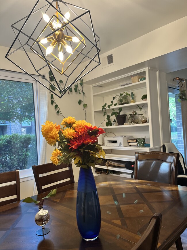 property at 9705 Kings Crown Ct