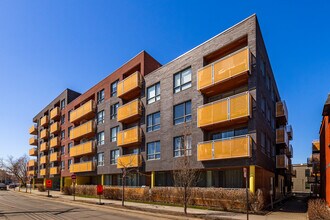 2365 Des Carrières St in Montréal, QC - Building Photo - Building Photo