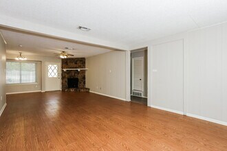 1307 Columbine Ct in Arlington, TX - Building Photo - Building Photo