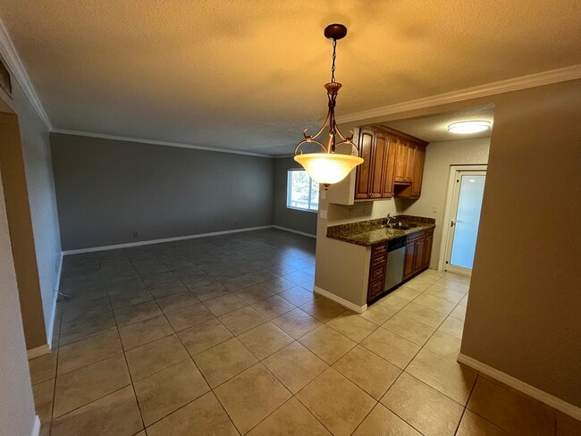 2020 NE 56th St, Unit 208 in Fort Lauderdale, FL - Building Photo - Building Photo