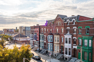 814 N Broad St in Philadelphia, PA - Foto de edificio - Building Photo