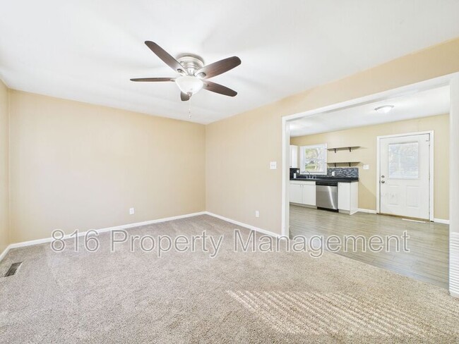 4416 E 138th St in Grandview, MO - Foto de edificio - Building Photo