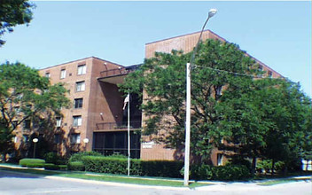 Carmel House in Zion, IL - Building Photo - Building Photo