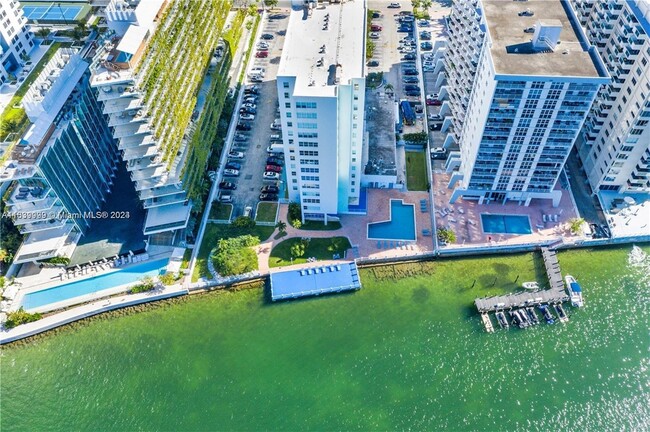 1250 West Ave, Unit 10P in Miami Beach, FL - Building Photo - Building Photo