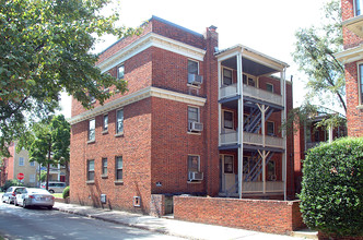 3400 Grove Ave in Richmond, VA - Building Photo - Building Photo