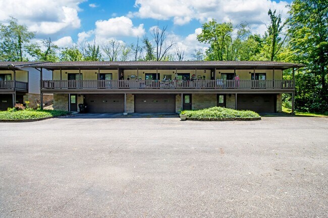 261 S Milton St in Smithville, OH - Building Photo - Building Photo