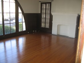 115 N Sweetzer Ave in Los Angeles, CA - Building Photo - Building Photo