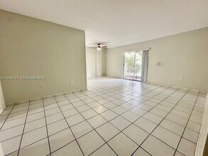 110 Salamanca Ave in Coral Gables, FL - Building Photo - Building Photo