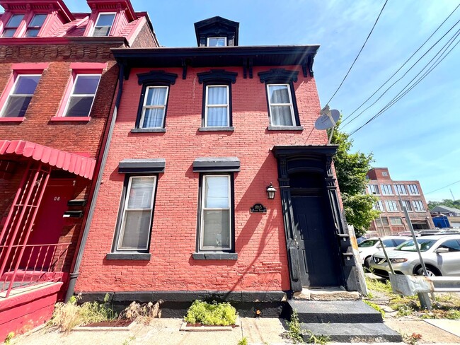 1815 Locust St in Pittsburgh, PA - Building Photo - Building Photo