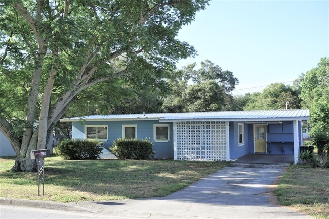 850 Center Ln in Clermont, FL - Building Photo - Building Photo