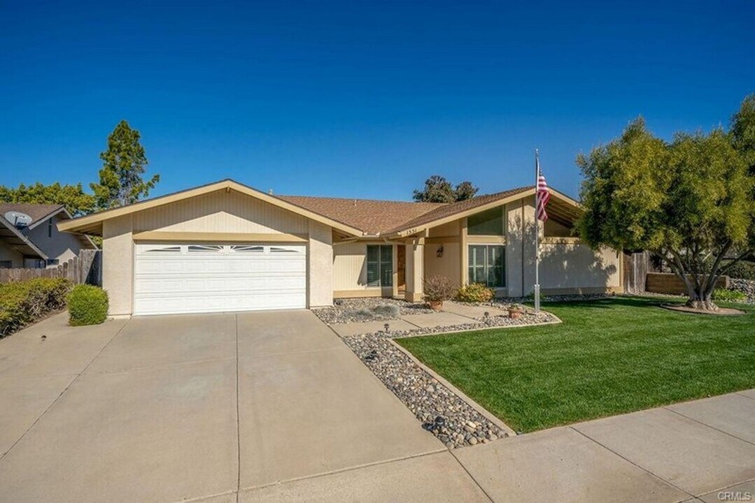 1551 Oak Knoll Rd in Orcutt, CA - Building Photo