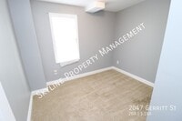 2047 Gerritt St photo'