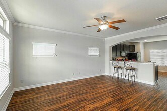 34 Woodland Hills Dr in Conroe, TX - Building Photo - Building Photo