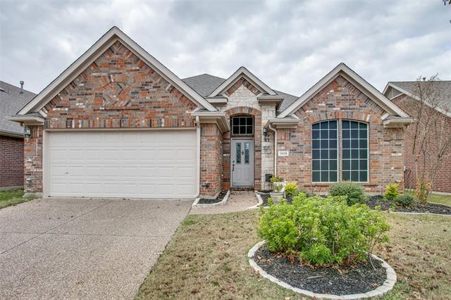 1905 Chittam Dr in Euless, TX - Building Photo