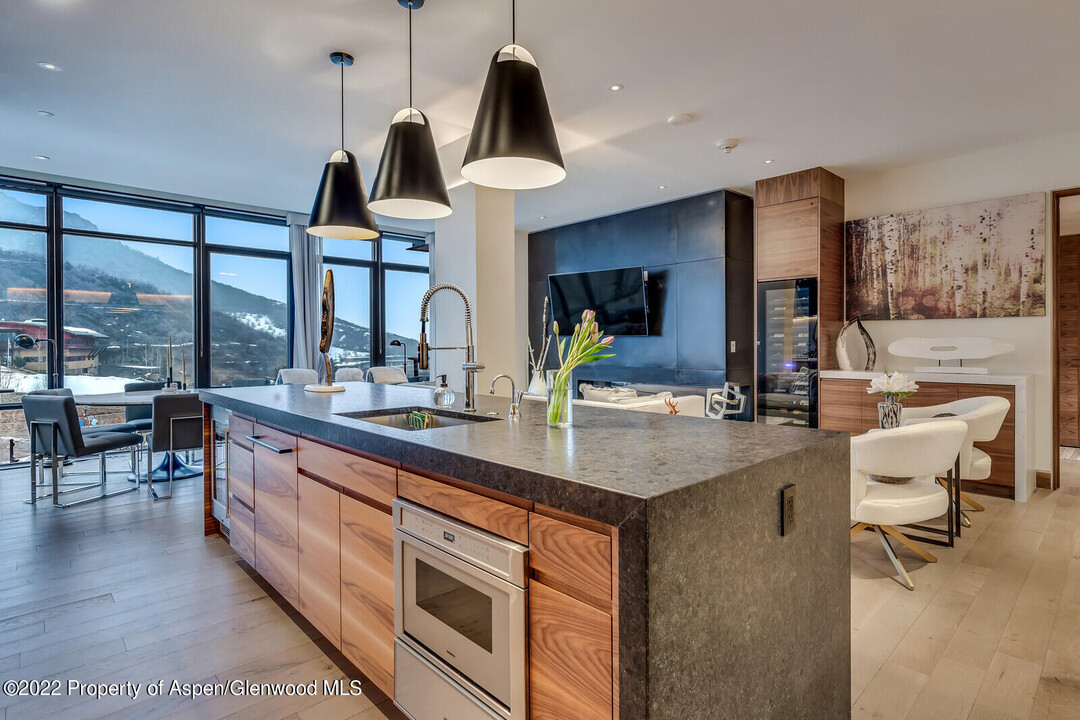 45 Wood Rd in Snowmass Village, CO - Building Photo