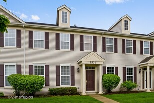 2531 Congress Ave in Aurora, IL - Building Photo