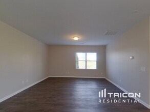 1035 Lonergan Cir in Spring Hill, TN - Building Photo - Building Photo