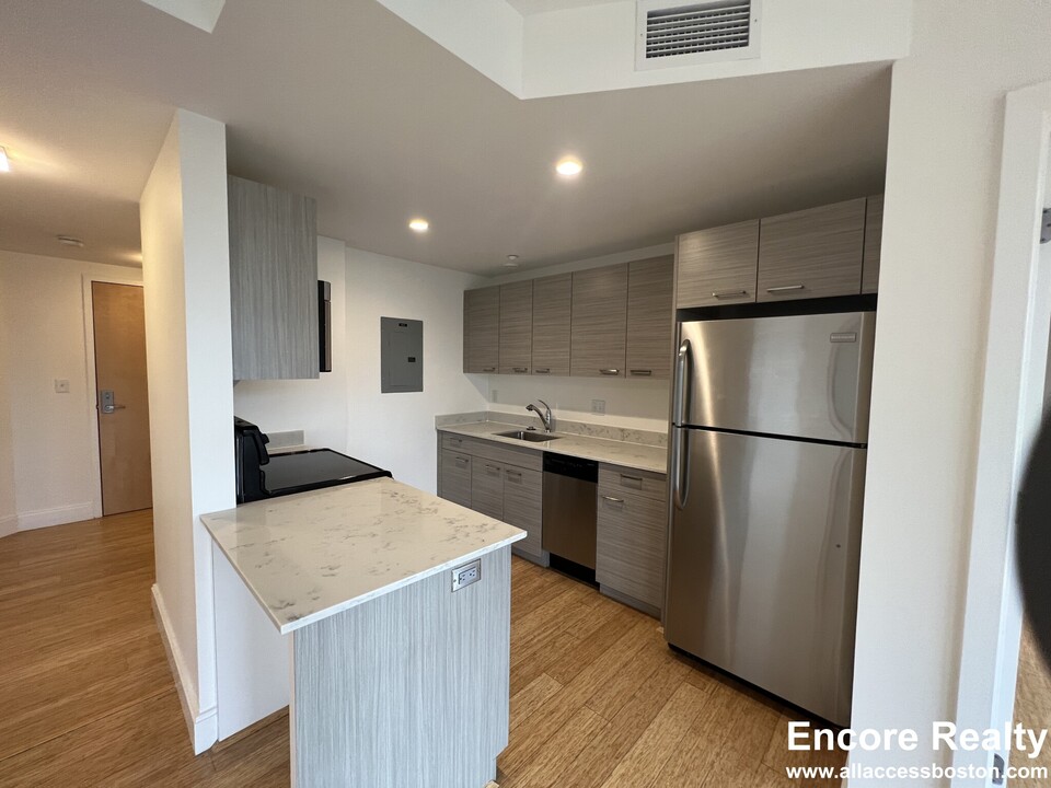 67 Ashford St, Unit 502 in Boston, MA - Foto de edificio