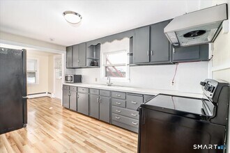 683 Camp St in Bristol, CT - Building Photo - Building Photo