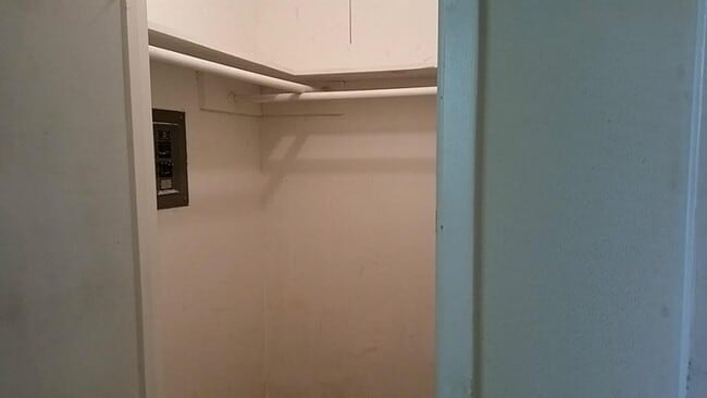 property at 5519 Mendota Ln