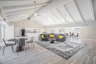 Osborne Hills Apartments in Marietta, GA - Foto de edificio - Interior Photo