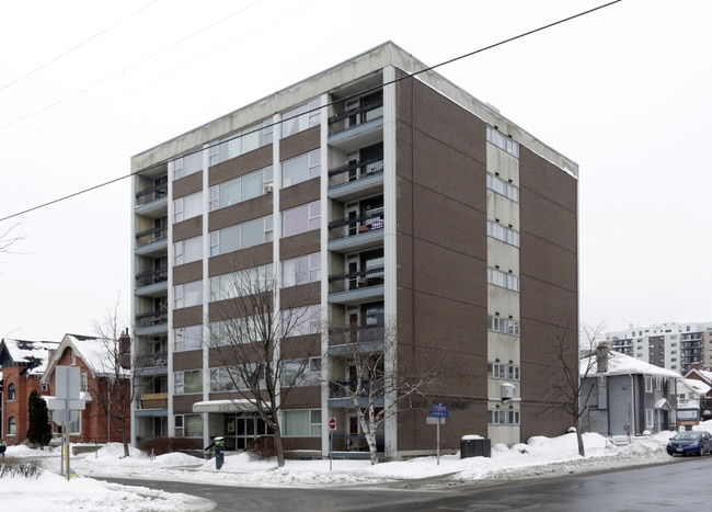 345 Waverley St