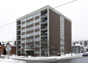 345 Waverley St in Ottawa, ON - Building Photo - Primary Photo