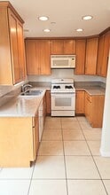 1043 Thompson Ave in Glendale, CA - Building Photo - Building Photo