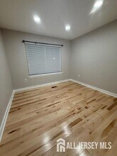 45 Chatham Square in Sayreville, NJ - Building Photo - Building Photo